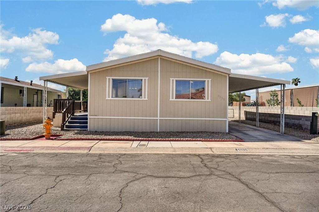 5525 Tres Piedras Road, Las Vegas, NV 89122 — photo 2