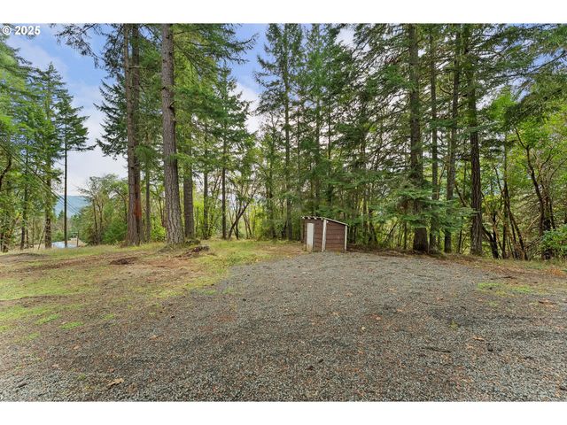 414 CALLAHAN Rd, Roseburg, OR 97471