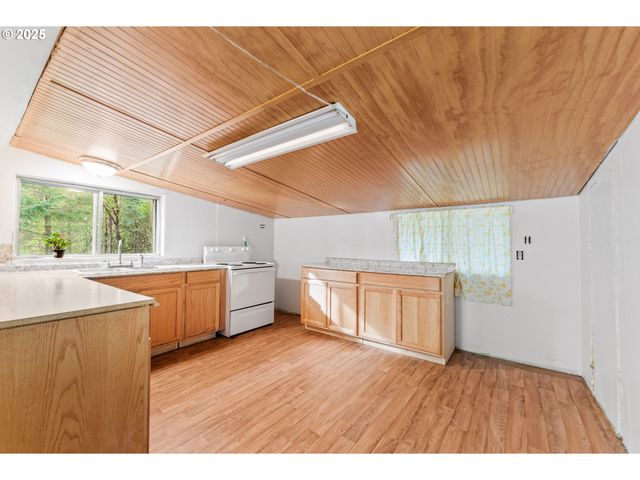 414 CALLAHAN Rd, Roseburg, OR 97471