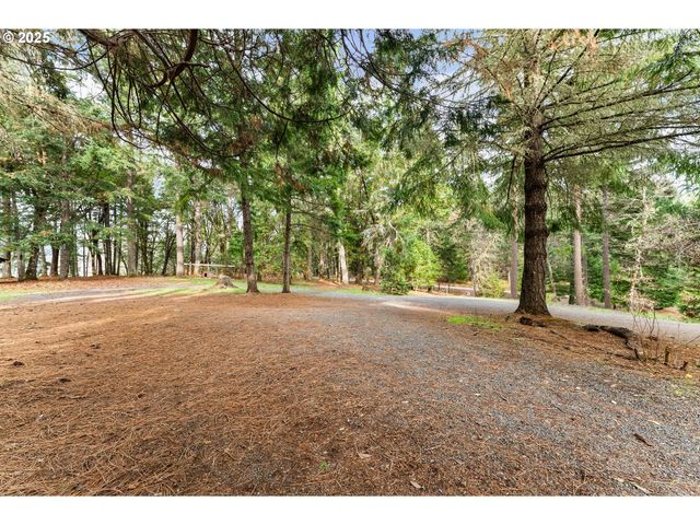 414 CALLAHAN Rd, Roseburg, OR 97471