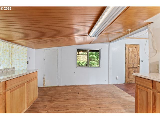 414 CALLAHAN Rd, Roseburg, OR 97471