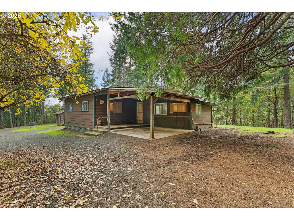 414 CALLAHAN Rd, Roseburg, OR 97471