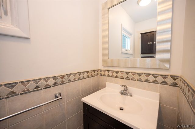 99 South Prince Drive, Cheektowaga, NY 14043