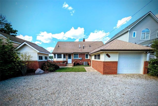 2525 Davista Drive, Highland Charter Township, MI 48356