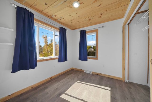 1402 Chestnut Street, Cadillac, MI 49601