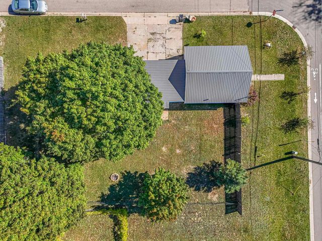 1402 Chestnut Street, Cadillac, MI 49601