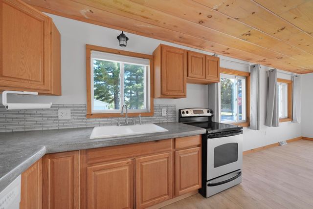 1402 Chestnut Street, Cadillac, MI 49601