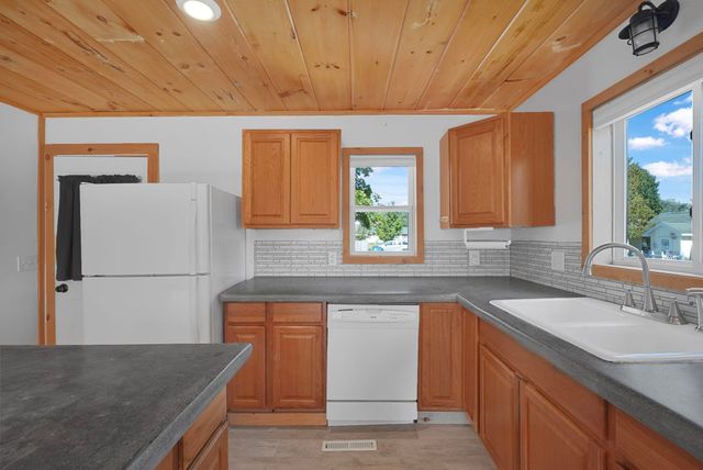 1402 Chestnut Street, Cadillac, MI 49601