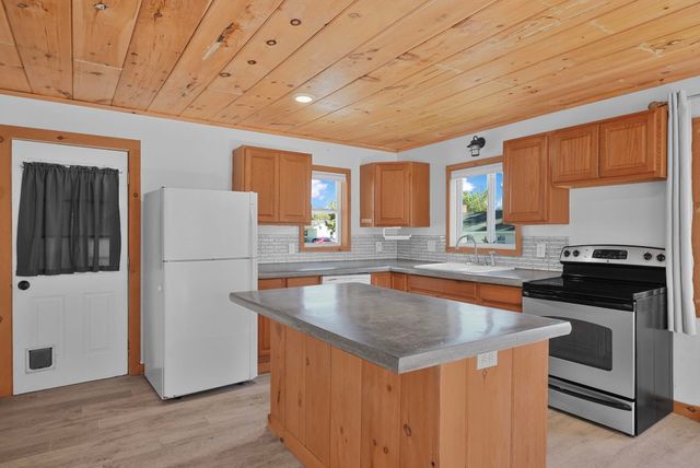 1402 Chestnut Street, Cadillac, MI 49601