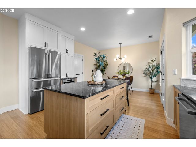 2709 Nw 9TH Ave, Camas, WA 98607