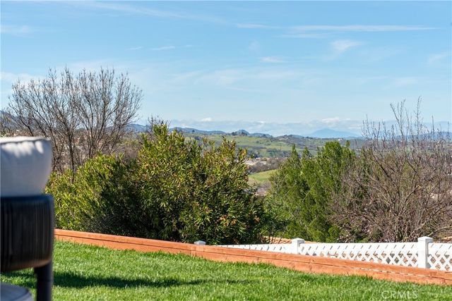 2039 Promontory, Paso Robles, CA 93446