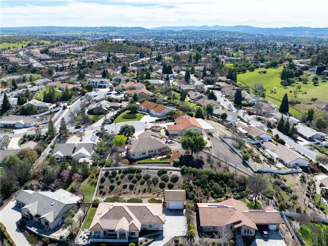 2039 Promontory, Paso Robles, CA 93446