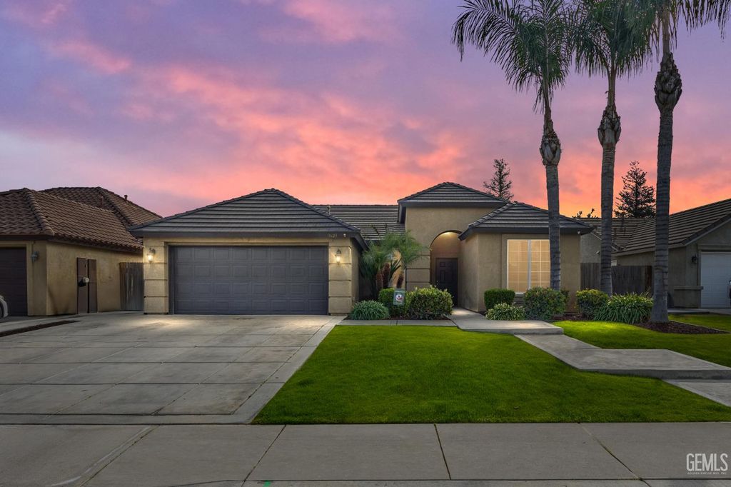 13623 Foyers Falls Drive, Bakersfield, CA 93314