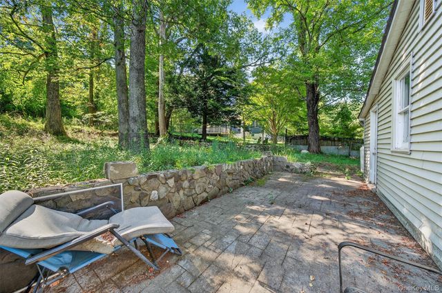 17 Hide Away Lane, Bloomingburg, NY 12721