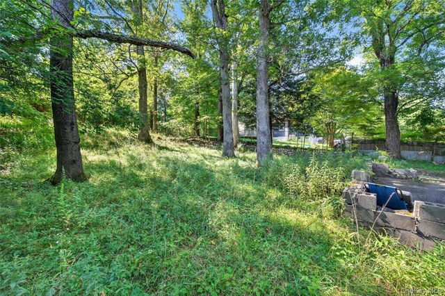 17 Hide Away Lane, Bloomingburg, NY 12721