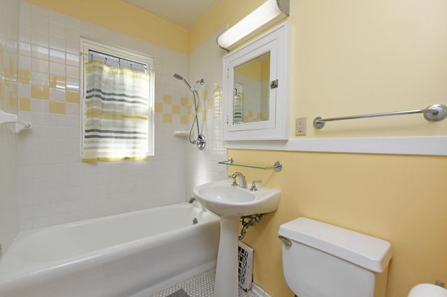 3537 Emerson Avenue S, Minneapolis, MN 55408