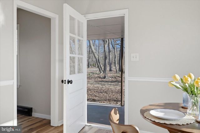 2280 PINE GROVE RD, Berkeley Springs, WV 25411