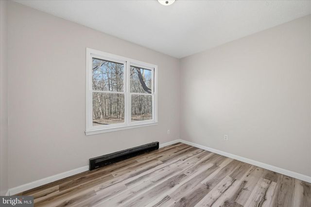 2280 PINE GROVE RD, Berkeley Springs, WV 25411