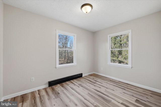 2280 PINE GROVE RD, Berkeley Springs, WV 25411