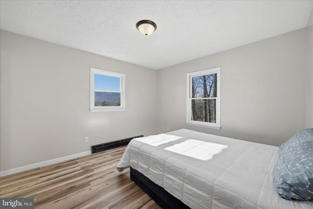 2280 PINE GROVE RD, Berkeley Springs, WV 25411