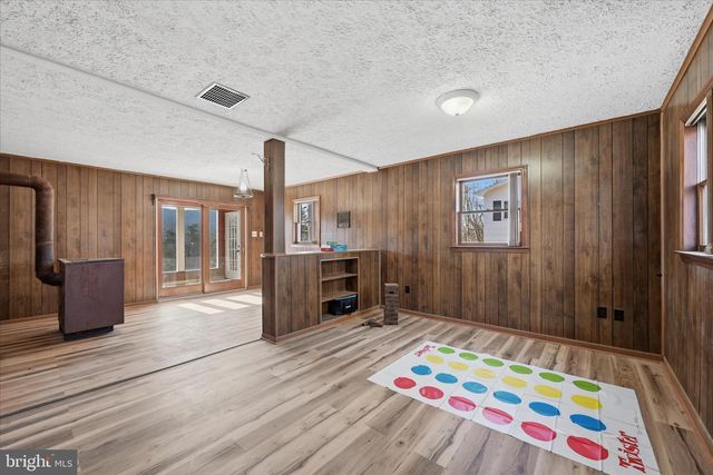 2280 PINE GROVE RD, Berkeley Springs, WV 25411