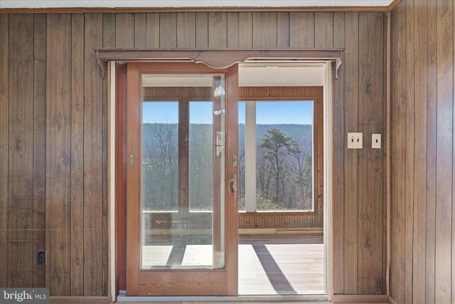 2280 PINE GROVE RD, Berkeley Springs, WV 25411