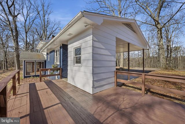 2280 PINE GROVE RD, Berkeley Springs, WV 25411