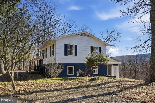 2280 PINE GROVE RD, Berkeley Springs, WV 25411