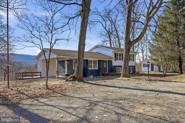 2280 PINE GROVE RD, Berkeley Springs, WV 25411