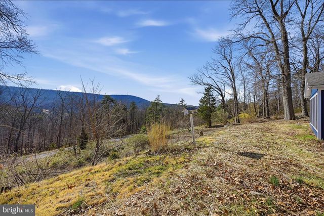 2280 PINE GROVE RD, Berkeley Springs, WV 25411