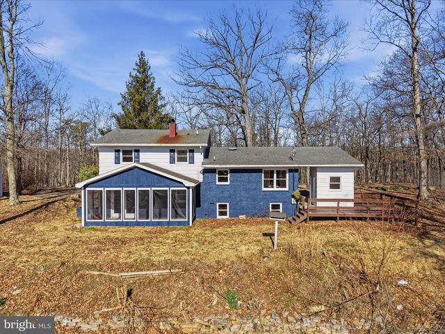 2280 PINE GROVE RD, Berkeley Springs, WV 25411