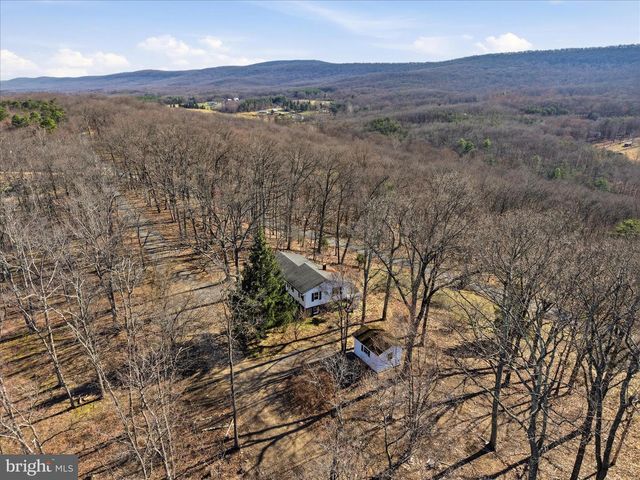 2280 PINE GROVE RD, Berkeley Springs, WV 25411