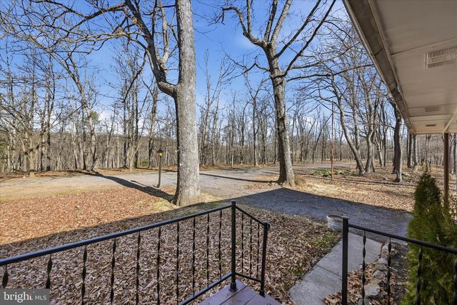2280 PINE GROVE RD, Berkeley Springs, WV 25411