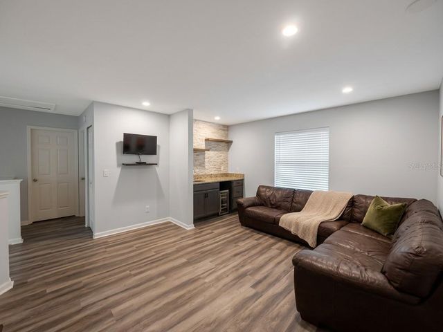389 LAKEPARK TRAIL, Oviedo, FL 32765