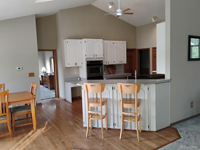 725 S Sashabaw Road, Brandon Charter Township, MI 48462