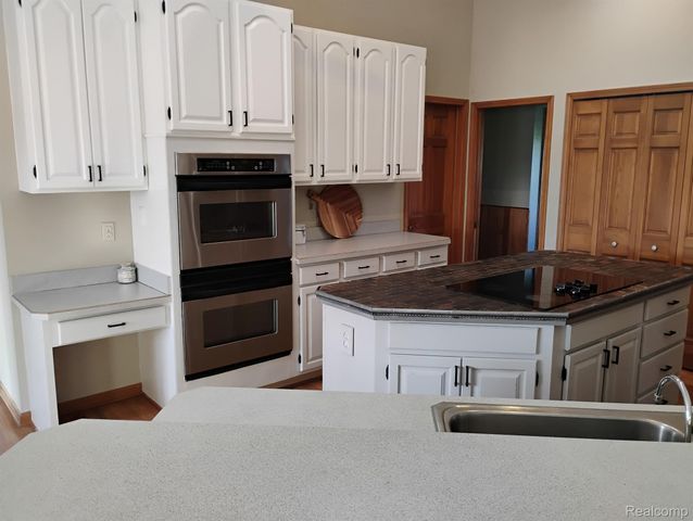 725 S Sashabaw Road, Brandon Charter Township, MI 48462
