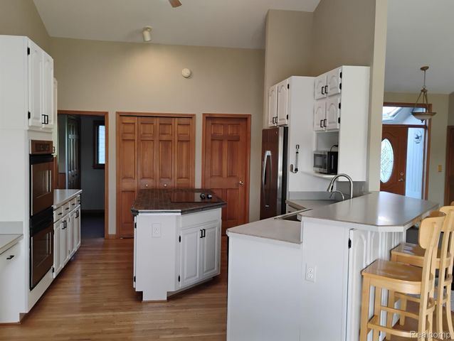 725 S Sashabaw Road, Brandon Charter Township, MI 48462