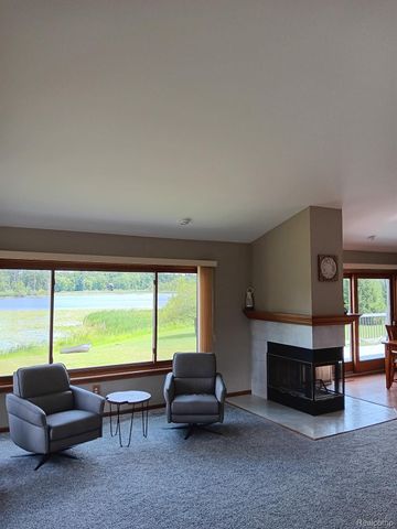 725 S Sashabaw Road, Brandon Charter Township, MI 48462