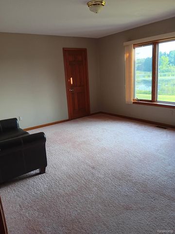 725 S Sashabaw Road, Brandon Charter Township, MI 48462