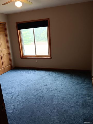 725 S Sashabaw Road, Brandon Charter Township, MI 48462