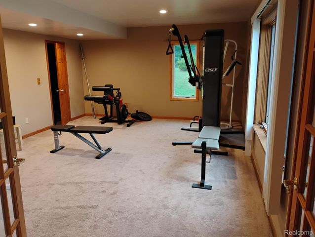 725 S Sashabaw Road, Brandon Charter Township, MI 48462
