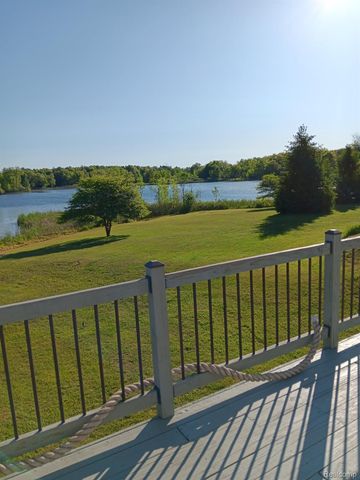 725 S Sashabaw Road, Brandon Charter Township, MI 48462