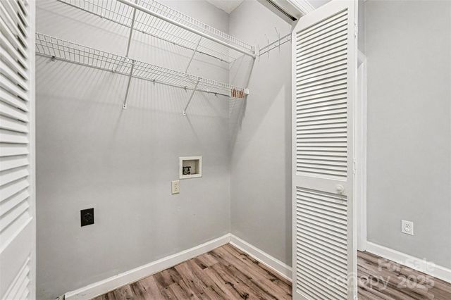 1915 Millbrook Lane, Matthews, NC 28104