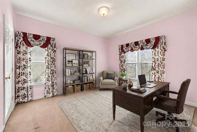 1915 Millbrook Lane, Matthews, NC 28104