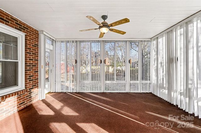 1915 Millbrook Lane, Matthews, NC 28104