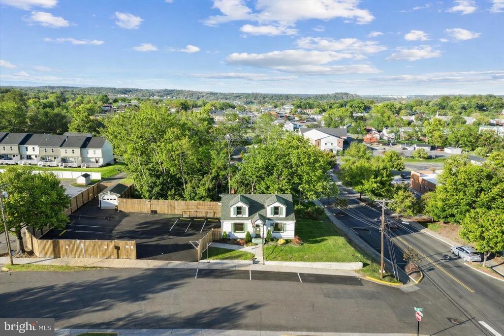 303 W 10TH ST, Front Royal, VA 22630