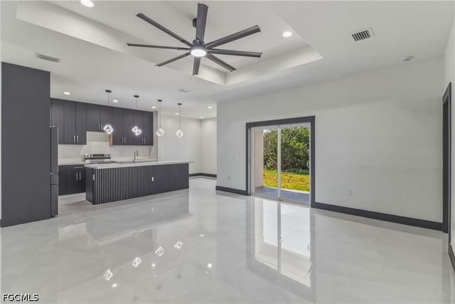 442 Mercedes CT, Lehigh Acres, FL 33972