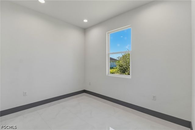 442 Mercedes CT, Lehigh Acres, FL 33972