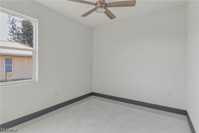 442 Mercedes CT, Lehigh Acres, FL 33972