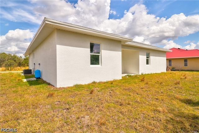 442 Mercedes CT, Lehigh Acres, FL 33972